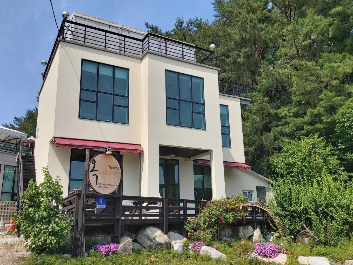 Rooftop Moonlight Pension Gangneung Exterior foto